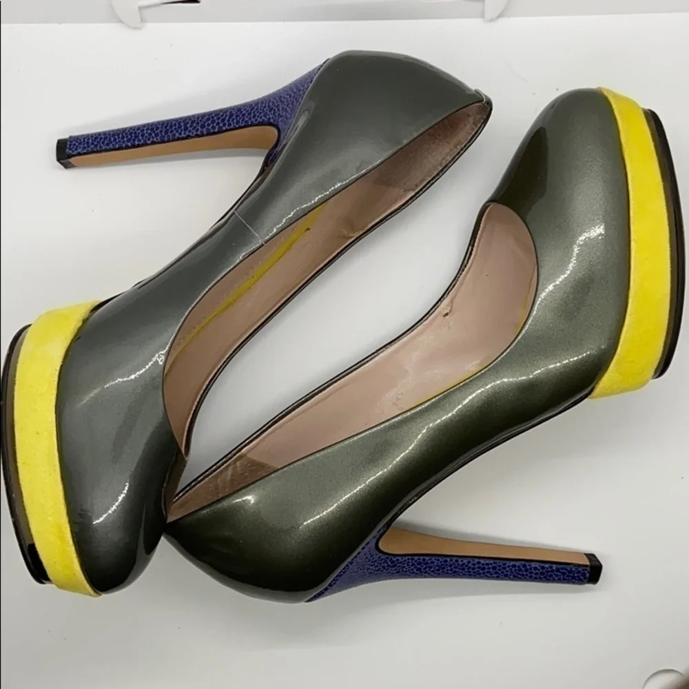 Vince Camuto vince camuto